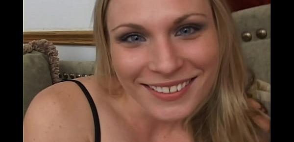 Ein Schwanz, 14 geile Frauen, die den Schwanz lutschen, geiler XXL Gangbang mit einer Horde an Frauen